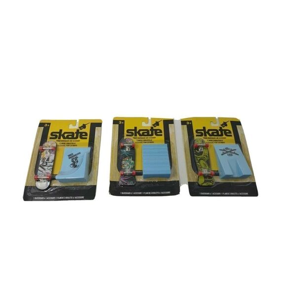 Skate Finger Skateboard Lot of 3 Sets With Trick Ramps New Variety of Designs - Picture 1 of 5